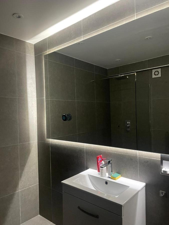 Balham, South London Spacious Guest House 1, 6 Rooms Available Екстериор снимка
