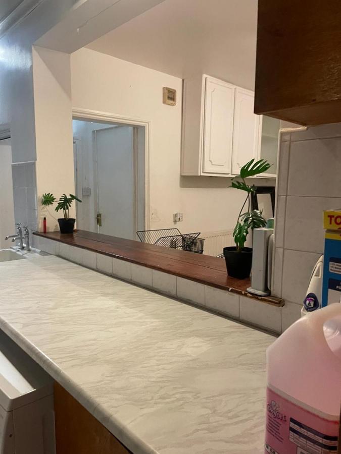 Balham, South London Spacious Guest House 1, 6 Rooms Available Екстериор снимка