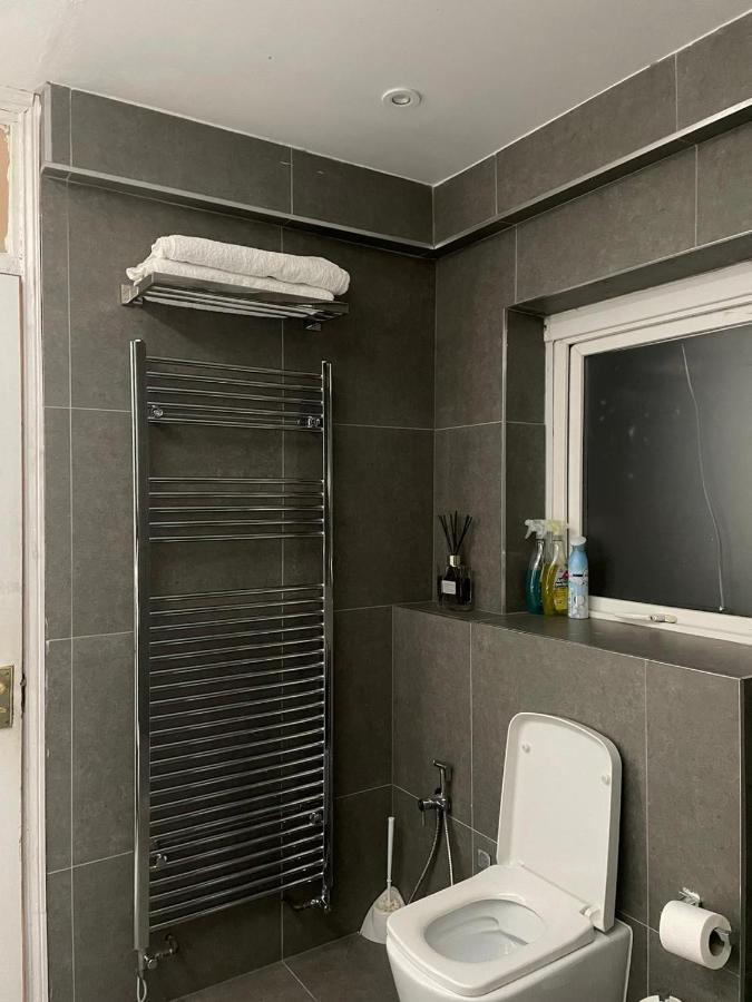 Balham, South London Spacious Guest House 1, 6 Rooms Available Екстериор снимка