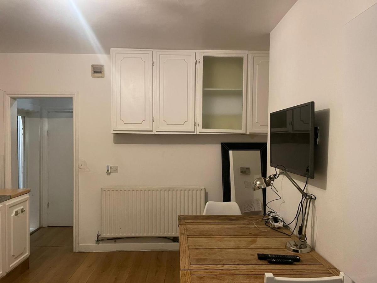 Balham, South London Spacious Guest House 1, 6 Rooms Available Екстериор снимка