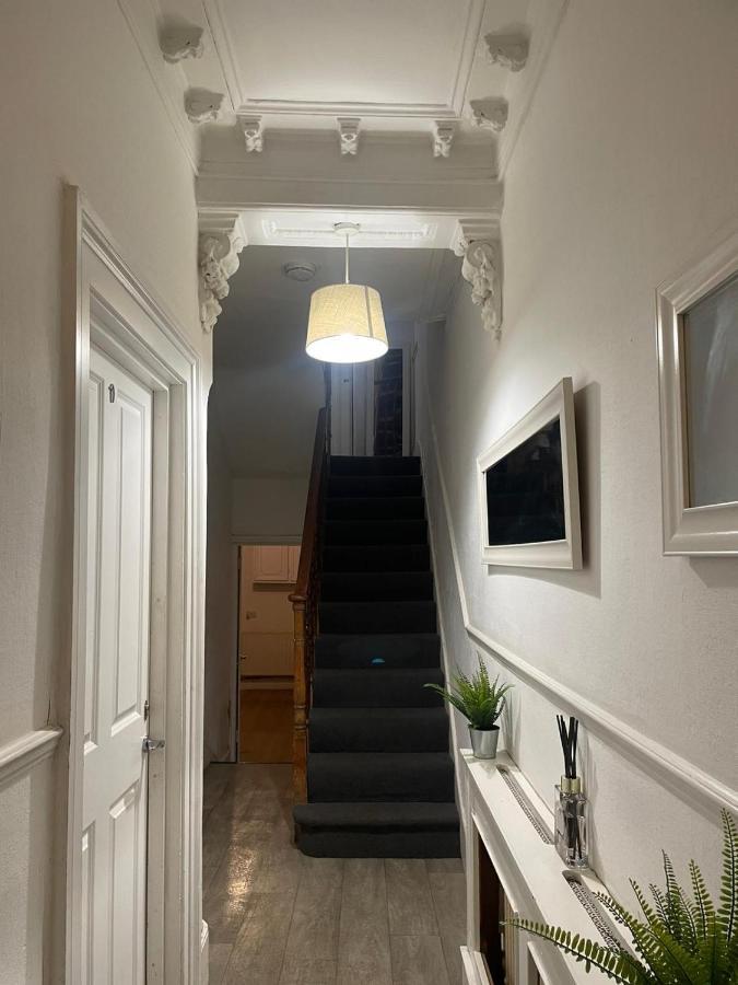 Balham, South London Spacious Guest House 1, 6 Rooms Available Екстериор снимка